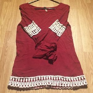A women’s medium dress
